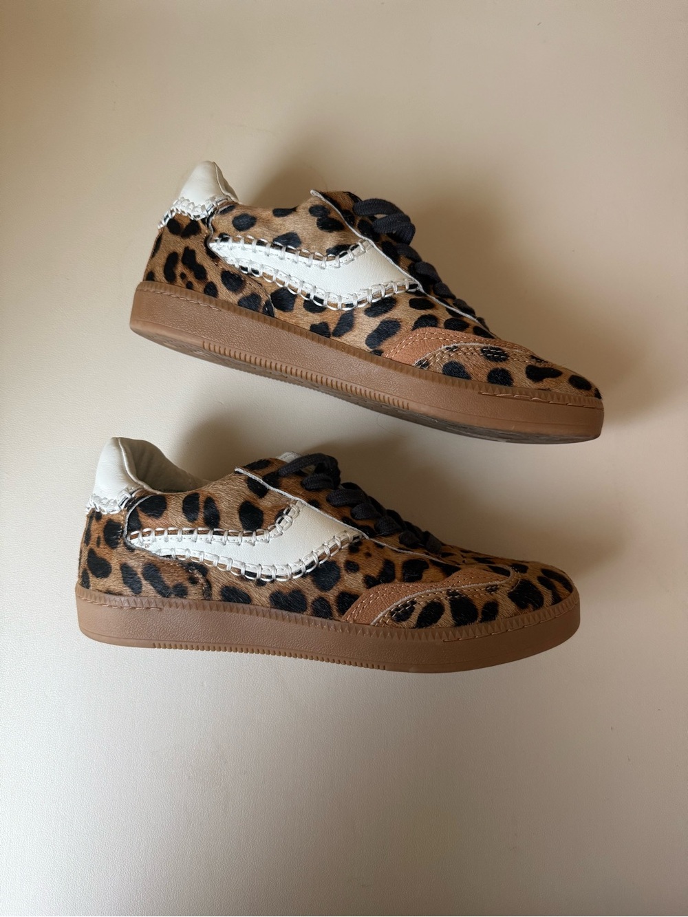 BRAND NEW! Dolce Vita Leopard Print Tan & Black Sneakers with Cream Accent - Picture 4 of 10